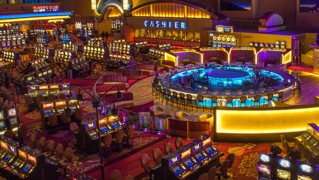 Grande Vegas کیسینو میں پوکر گیمز